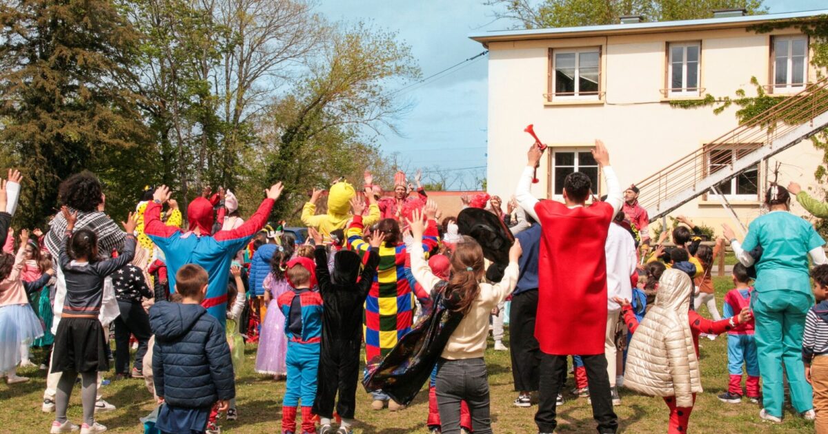 Photo d'enfants jouant pendant la fête du jeu