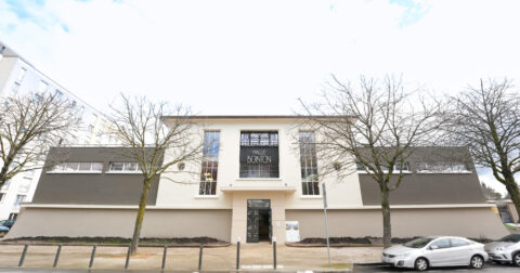 Photo façade hall boiton