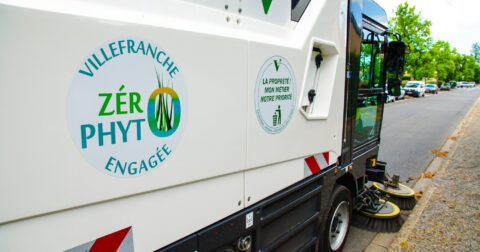 Photo d'un véhicule des agents de de la propreté de Villefranche
