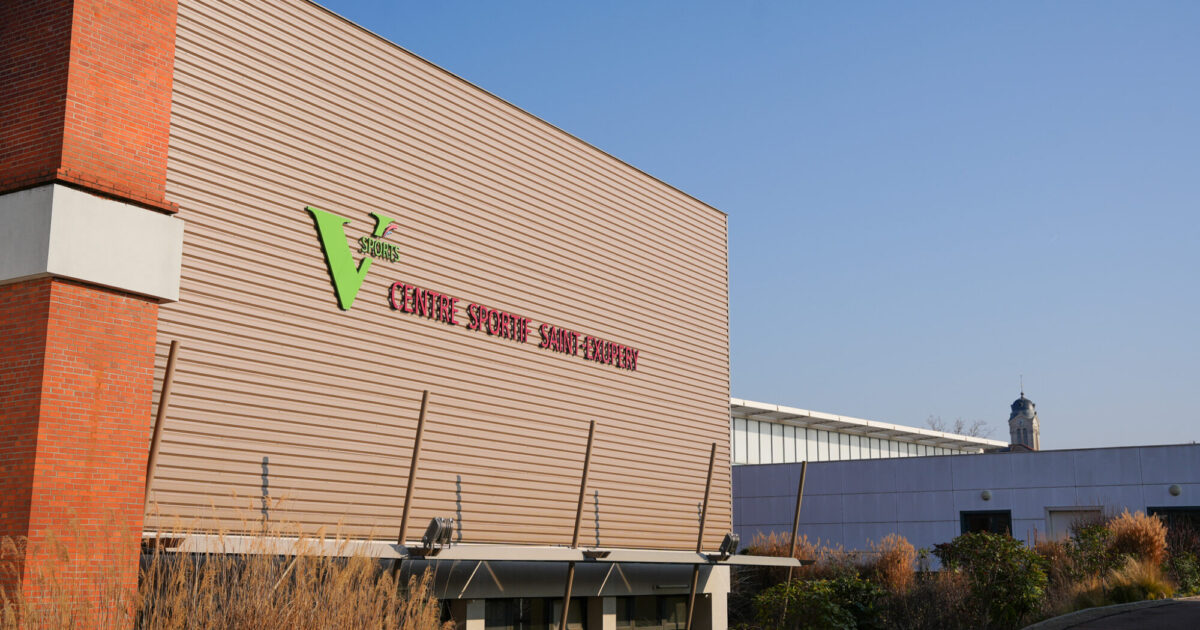 Photo de l'entrée du Centre sportif Saint Exupéry de Villefranche