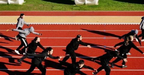 Jeunes du secteur danses qui se produisent au stade Jean-le-Mouton