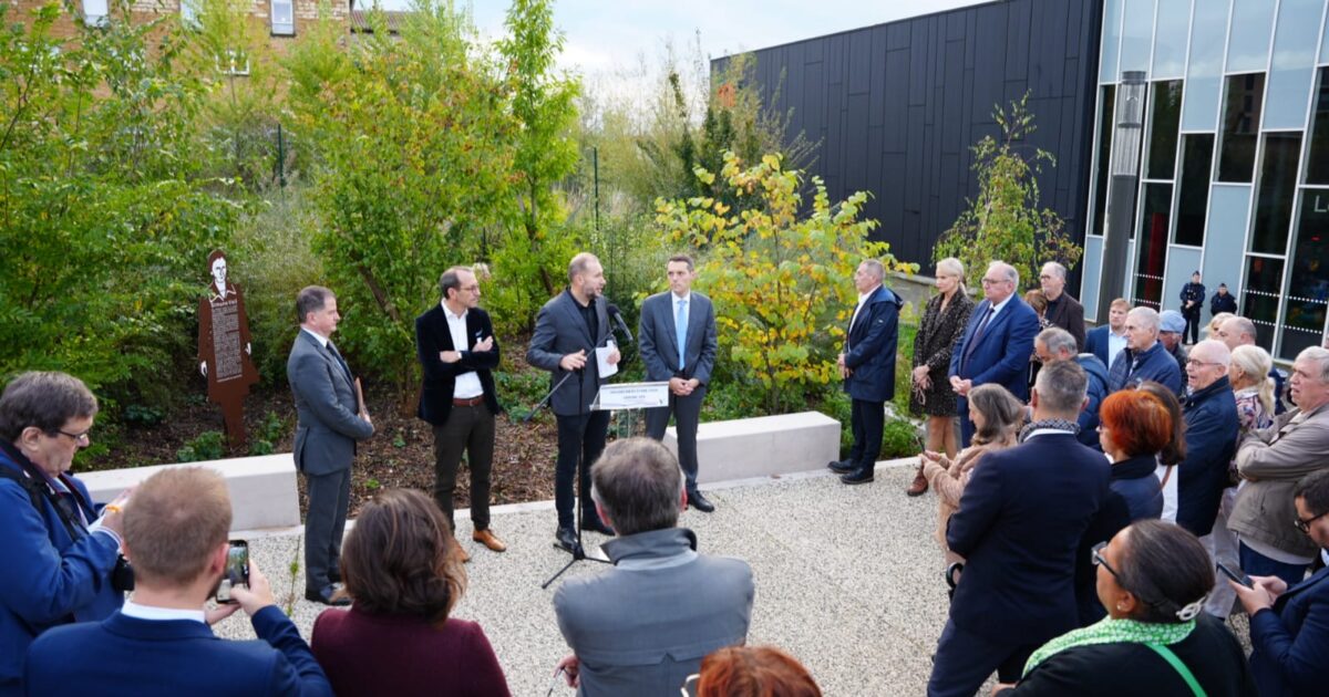 Prise des paroles des représentants protocolaires lors de l'ouverture du Parc Simone Veil