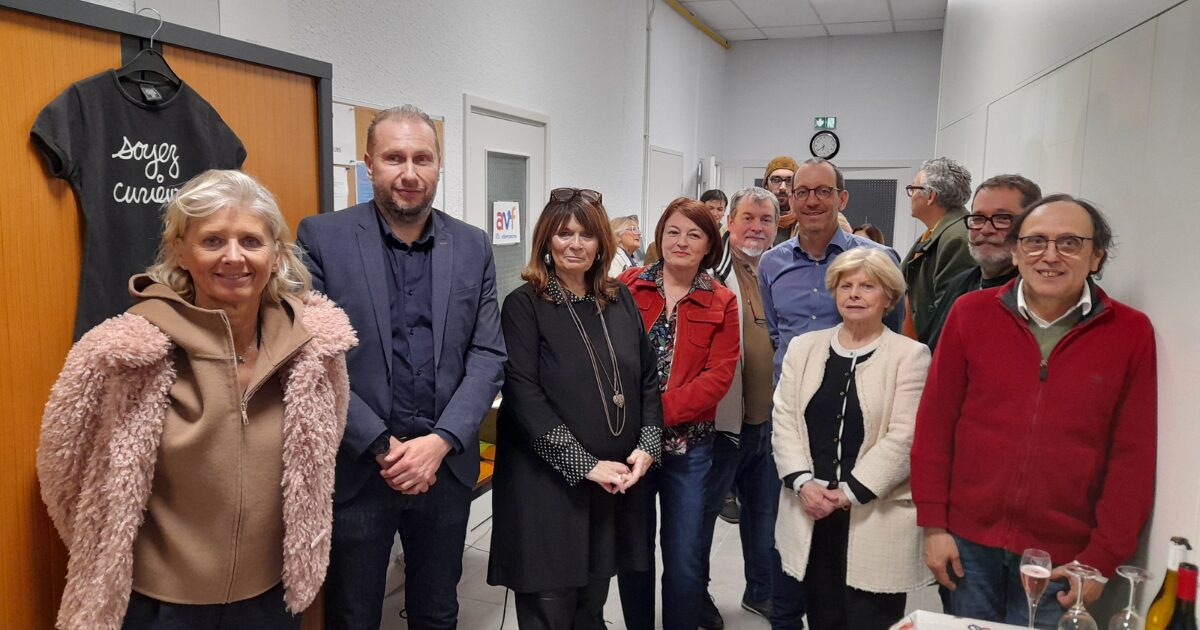 Photo prise de l'inauguration des nouveaux locaux de l'Office Culturel et de l'Accueil des Villes Françaises